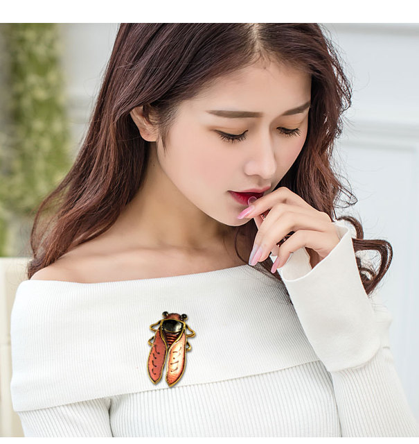 Elegancka broszka zwierząt z emalią Beetle w stylu antycznym, wykonana z wysokiej jakości stopu w kolorze antycznego złota - akcesorium ślubne dla kobiet - Wianko - 2