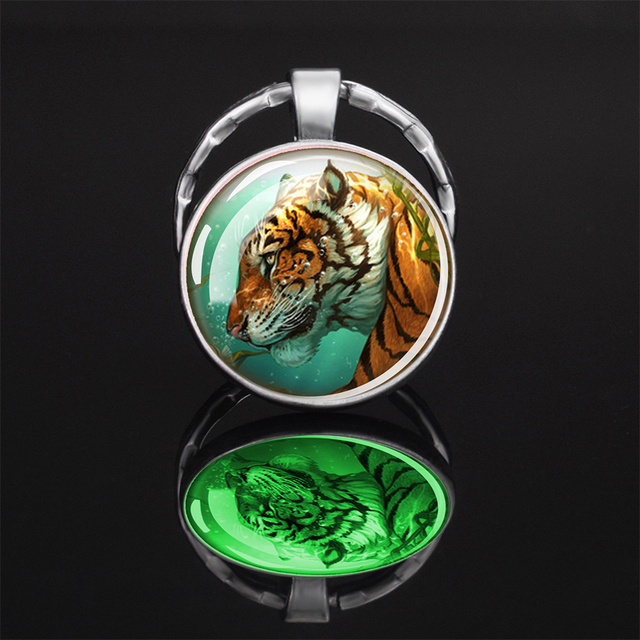Brelok Luminous z tygrysem, wisiorek ze szklanym kaboszonem - metalowy breloczek dla zwierząt i samochodu - Wianko - 2