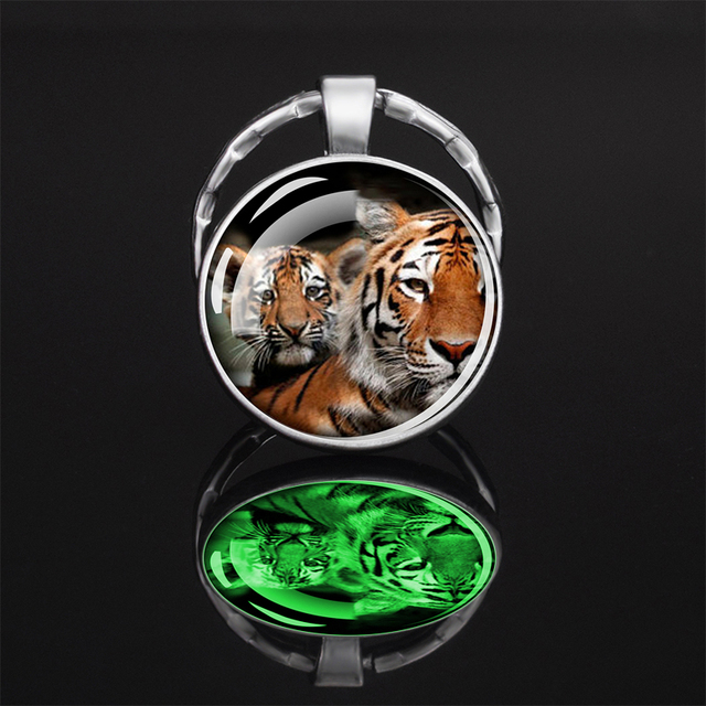 Brelok Luminous z tygrysem, wisiorek ze szklanym kaboszonem - metalowy breloczek dla zwierząt i samochodu - Wianko - 7