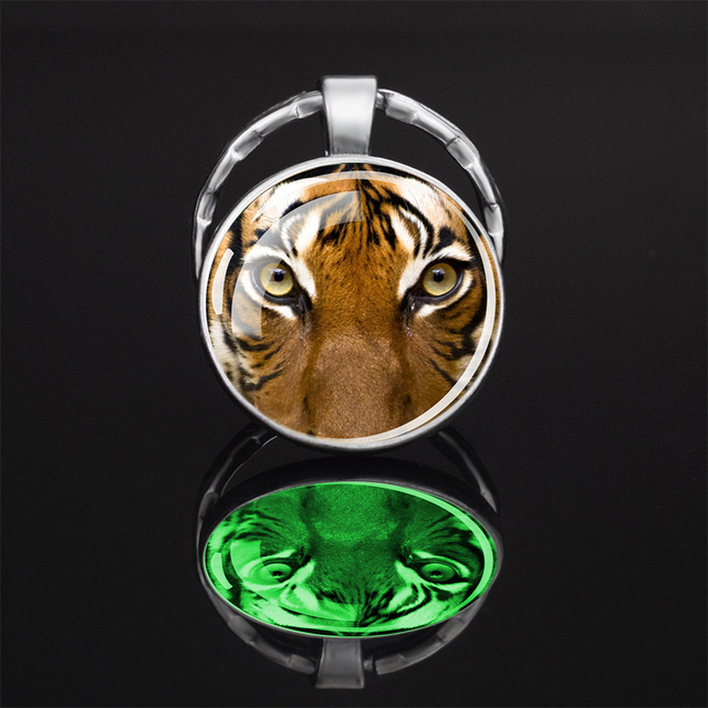 Brelok Luminous z tygrysem, wisiorek ze szklanym kaboszonem - metalowy breloczek dla zwierząt i samochodu - Wianko - 3