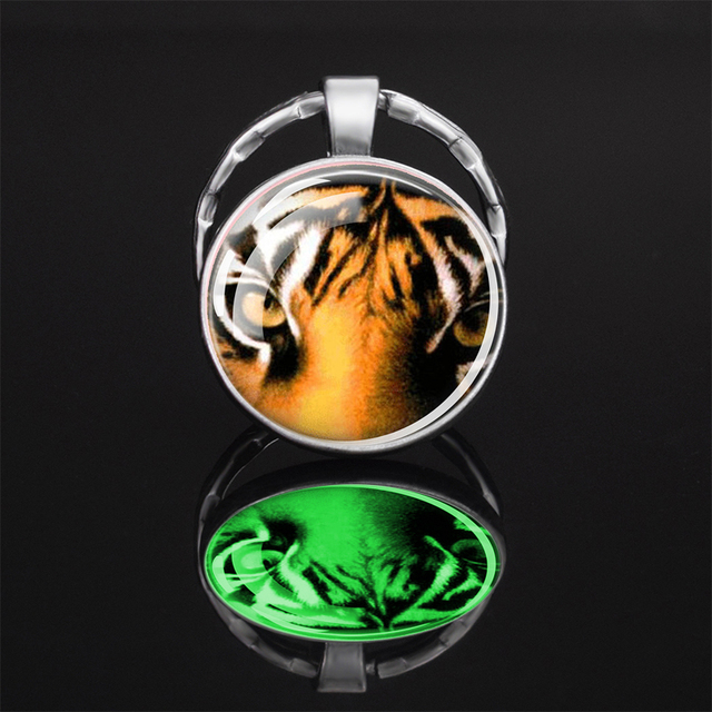 Brelok Luminous z tygrysem, wisiorek ze szklanym kaboszonem - metalowy breloczek dla zwierząt i samochodu - Wianko - 6