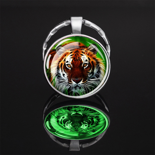 Brelok Luminous z tygrysem, wisiorek ze szklanym kaboszonem - metalowy breloczek dla zwierząt i samochodu - Wianko - 10