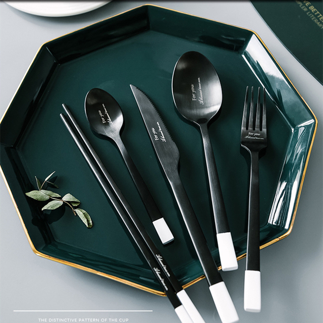 Elegancki zestaw naczyń obiadowych ze stali nierdzewnej - 4 sztuki noży, 5 sztuk widelców, łyżek, pałeczek i łyżeczek do kawy - Wianko - 2