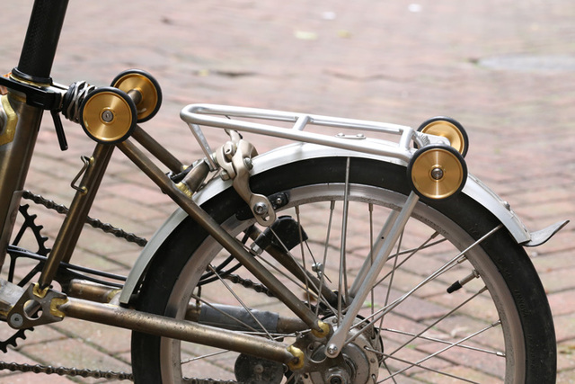 Tajwan H & H - lekkie Easywheel dla Brompton 45/55mm, czarny/srebrny/złoty - Wianko - 1