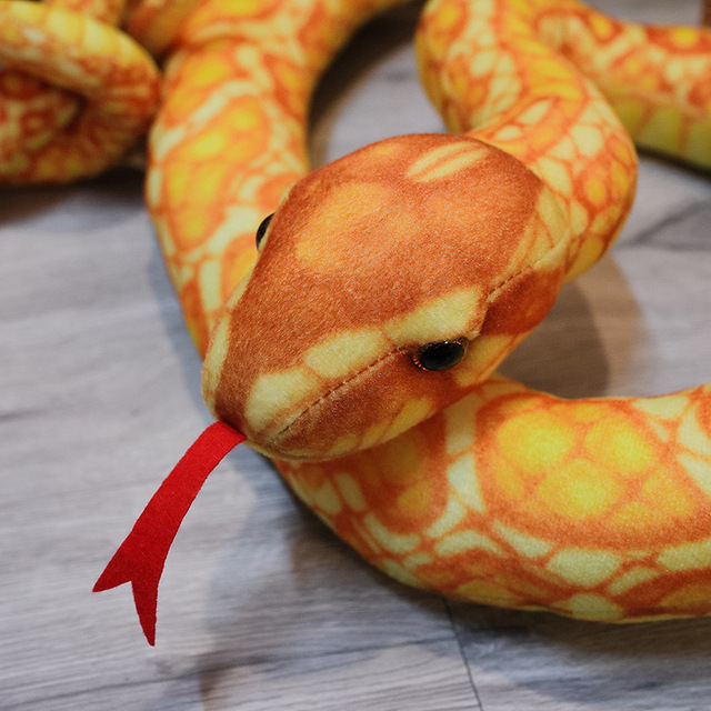 Giant Boa Cobra Pluszowa Zabawka Wąż 110-300CM - Prawdziwie Wyglądający, Nadziewany Pluszowy Wąż w Kolorach Czerwonym, Żółtym, Niebieskim i Zielonym - Idealny na Dekorację Kreatywnych Prezentów - Wianko - 19