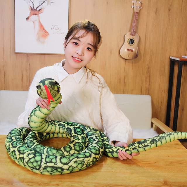 Giant Boa Cobra Pluszowa Zabawka Wąż 110-300CM - Prawdziwie Wyglądający, Nadziewany Pluszowy Wąż w Kolorach Czerwonym, Żółtym, Niebieskim i Zielonym - Idealny na Dekorację Kreatywnych Prezentów - Wianko - 11