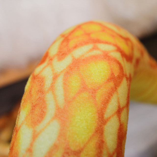Giant Boa Cobra Pluszowa Zabawka Wąż 110-300CM - Prawdziwie Wyglądający, Nadziewany Pluszowy Wąż w Kolorach Czerwonym, Żółtym, Niebieskim i Zielonym - Idealny na Dekorację Kreatywnych Prezentów - Wianko - 21