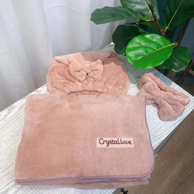 Zestaw ręczników kąpielowych CRYSTALLOVE, 3 sztuki + miękki, chłonny szlafrok bez rękawów - Wianko - 2