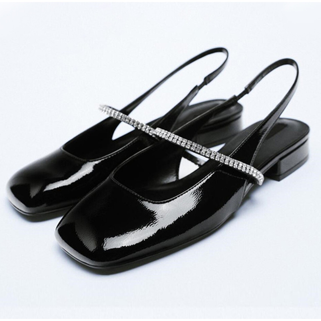 Czarne sandały damskie Vintage Squard Toe, połysk, płaskie, ozdobione błyszczącymi kamykami, z paskiem na pięcie - moda wiosna 2022 - Wianko - 2