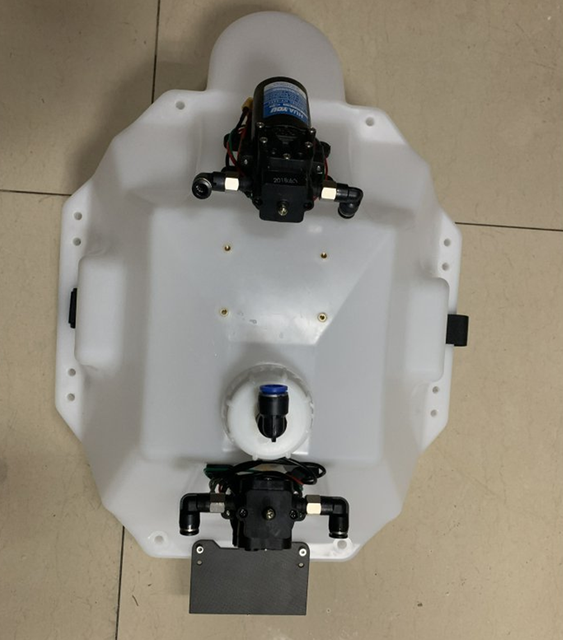 Pojemnik plastikowy z filtrem i większym wlotem na wodę o pojemności 25L do dronów spryskujących rośliny - Wianko - 9