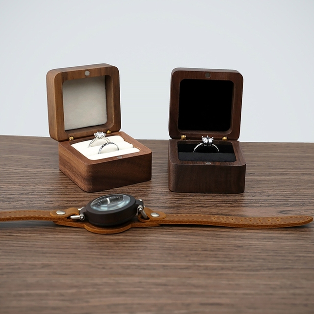 Mini drewniane pudełko na biżuterię kwadratowe - organizer z miękkim uchwytem, idealne na pierścionki i propozycje ślubne - Wianko - 7