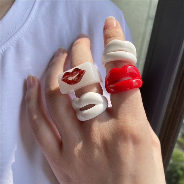 Pierścień żywiczny HUANZHI o kształcie warg - czerwono-biały, mały, dla kobiet i dziewcząt - lato 2021 - Wianko - 1