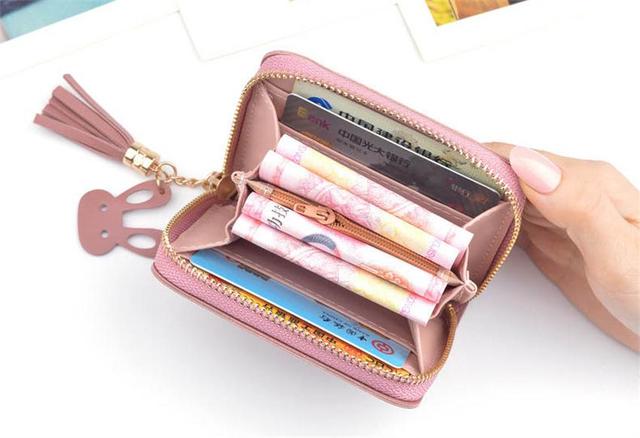 Różowa skórzana portmonetka - stylowy, kompaktowy i praktyczny portfel damski z monetką i kieszenią na karty biznesowe - Wianko - 2