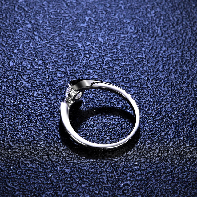 Pierścionek Moissanite z 100% srebra próby 925, 0.5 karat, kształt okrągły, kolor D, błyszczący, prezent na rocznicę - Wianko - 3