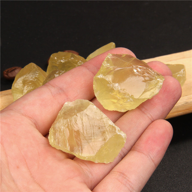 Kamień naturalnego cytrynowego kwarcu 20-30 mm, chropowata skała, idealna do uzdrawiania Reiki i dekoracji domu - Wianko - 5