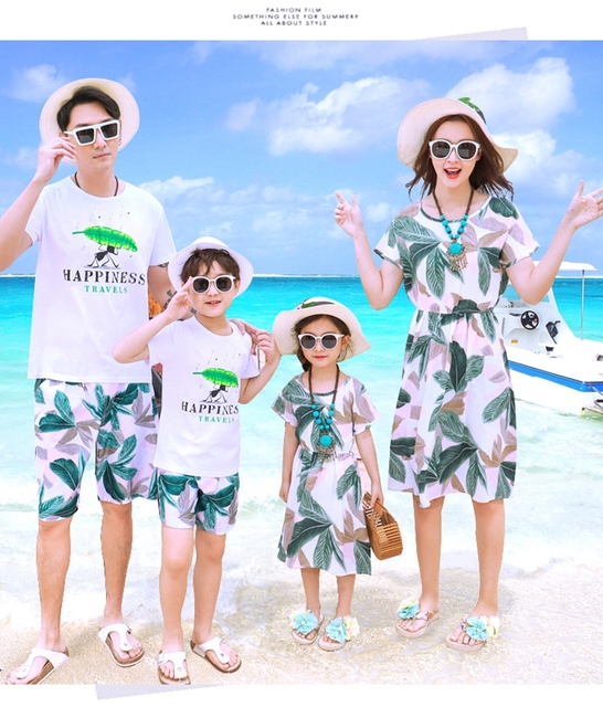 Letnie rodzinne stroje: sukienki plażowe dla matki i córki, T-shirty i spodenki dla ojca i syna, w motywy z kreskówek - Wianko - 6