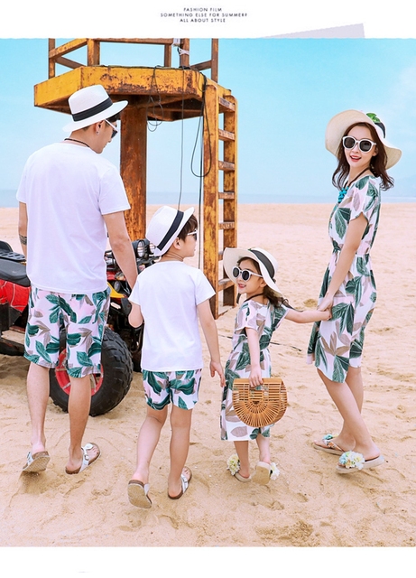Letnie rodzinne stroje: sukienki plażowe dla matki i córki, T-shirty i spodenki dla ojca i syna, w motywy z kreskówek - Wianko - 13