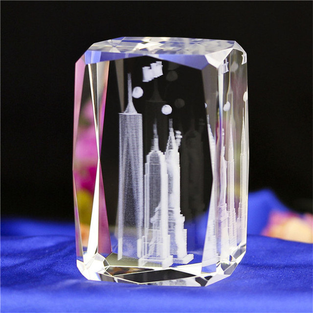 Sześcian z kryształem - grawerowanie laserowe i model budynku miniaturowe - szklany klocek pamiątkowy - Wianko - 3