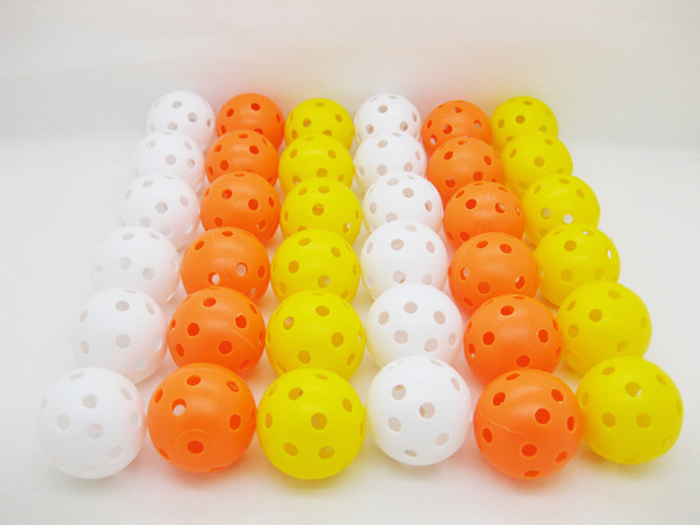 Pakiet 12 piłek golfowych do ćwiczeń w wielu kolorach - dziura biała, niebieska, żółta, różowa, pomarańczowa, czerwona - Wianko - 8