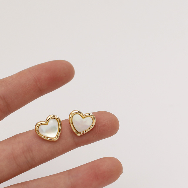 Srebrne minimalistyczne kolczyki do uszu z naturalną perłą w kształcie serca (S925, ECO Brass14k złote) - Hiacynt 2021 - Wianko - 4