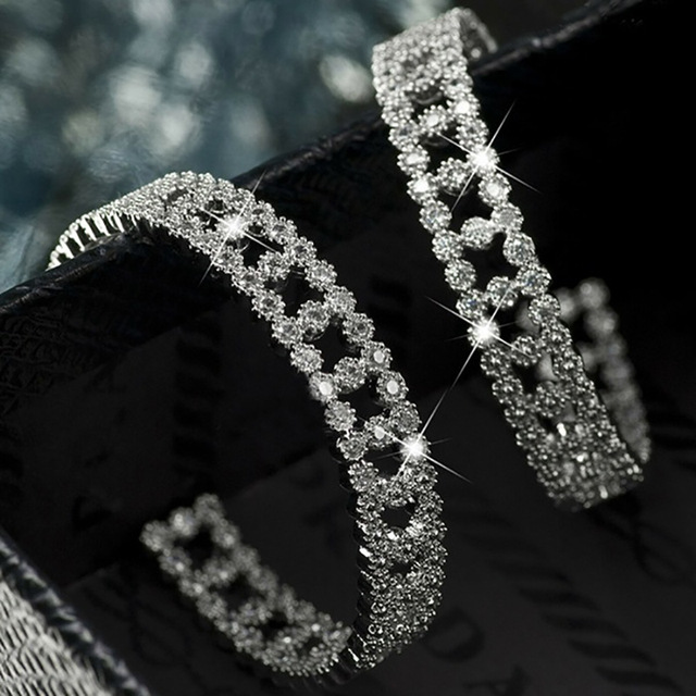 Eleganckie koreańskie kolczyki srebrnego koloru Hollow Out Hoop z cyrkoniami dla kobiet - biżuteria na wesele, imprezę, prezenty - Wianko - 4