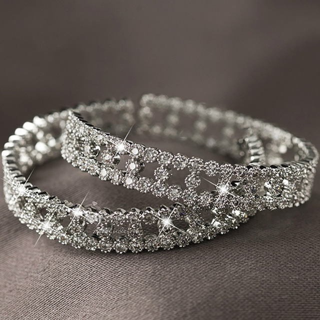 Eleganckie koreańskie kolczyki srebrnego koloru Hollow Out Hoop z cyrkoniami dla kobiet - biżuteria na wesele, imprezę, prezenty - Wianko - 3