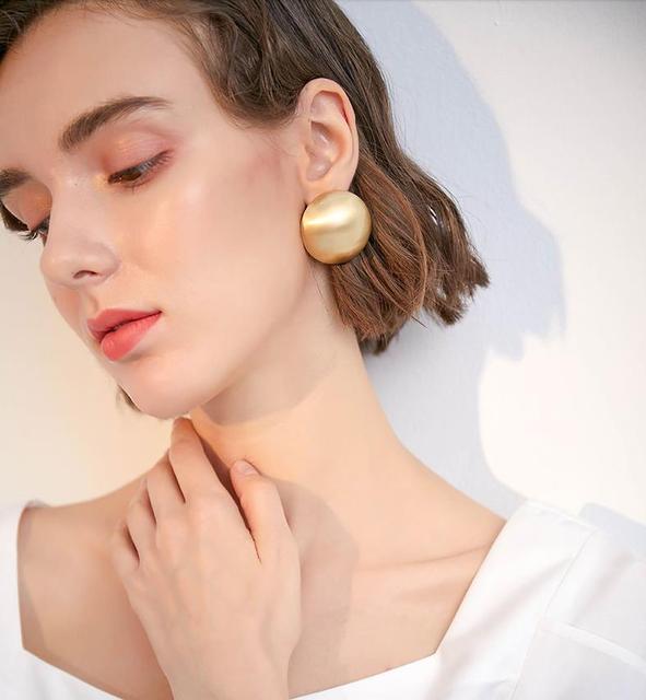 Nowe, modne, złote, matowe kolczyki ze sztyftami w kształcie półkuli, wykonane z metalu, o geometrycznym wzorze - idealne akcesoria imprezowe dla kobiet i dziewczyn w roku 2019 - Wianko - 6