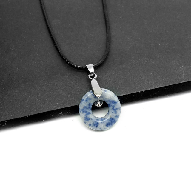 Naszyjnik z wisiorkiem - prosty, stylowy kamień naturalny w kształcie pączka z kryształem Opal Agated - Wianko - 8