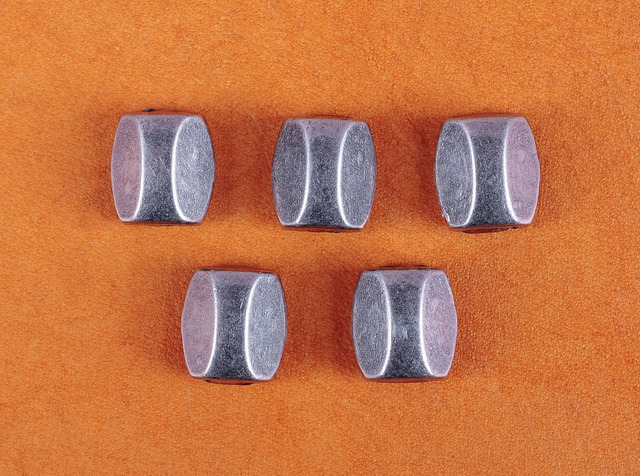 50 sztuk metalowych kołków nit srebrny plamy 9x8 mm z dekoracyjnymi piramidkami i koleczkami do biżuterii - Wianko - 6