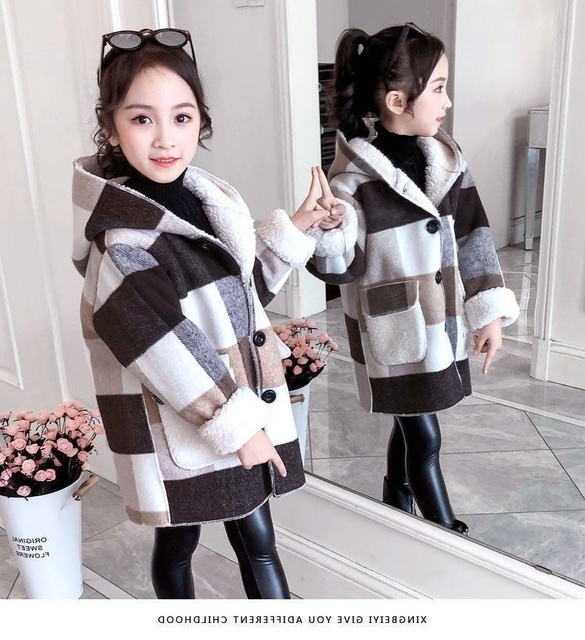 Dziewczęce kurtki jesienne i zimowe w stylu Plaid, średnich i długich modeli, dla dziewczyn, wełniane płaszcze w modnym dziecięcym wzorze Lamb - Wianko - 21