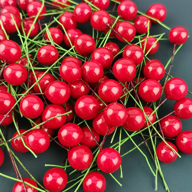100 sztuk Mini jagody z sztucznymi owocami i sztucznymi perłami kwiatowymi do wykorzystania w DIY, elegancko zdobiony wieniec bożonarodzeniowy - Wianko - 1