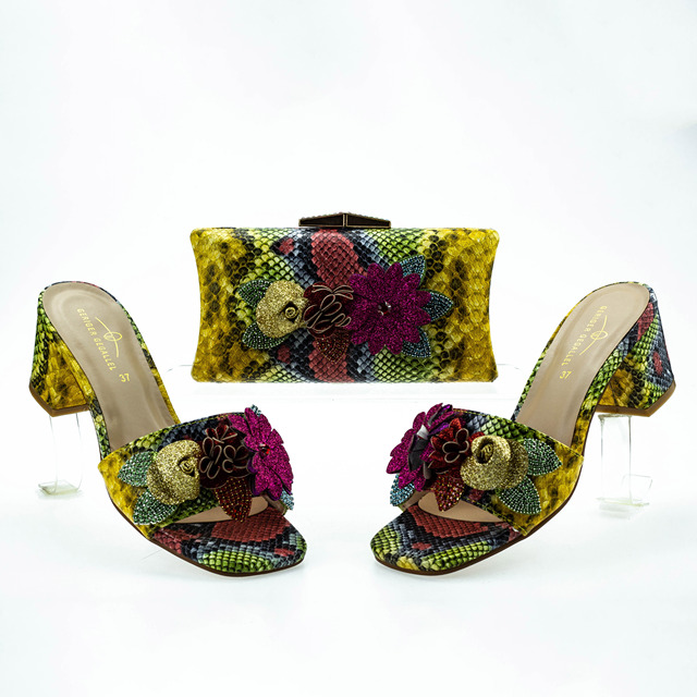 Wysokie obcasy luksusowej kolekcji: buty i torebka 573-3, łączące kwiatowy złoty motyw nigeryjskiego ślubu w zestawie - Wianko - 3