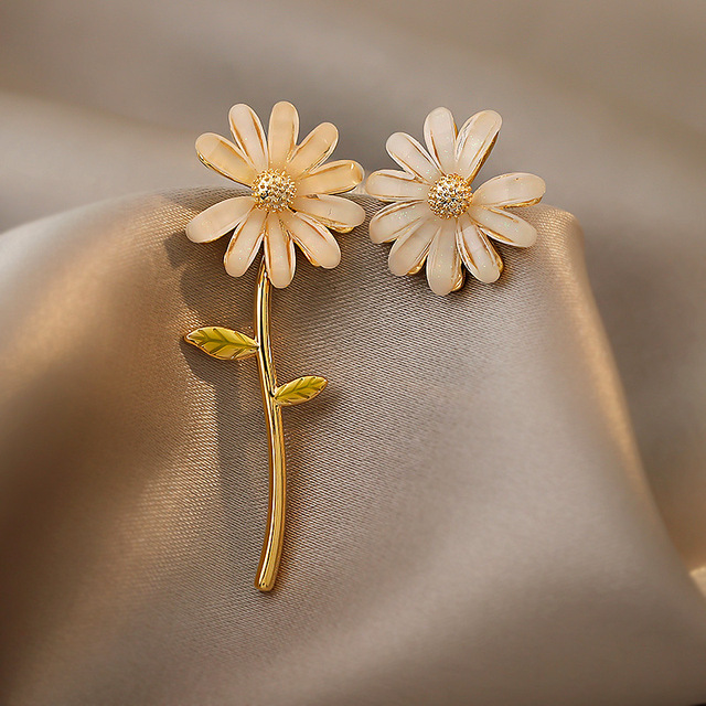 Małe asymetryczne kolczyki ze stokrotkami - nowy koreański styl 2021 dla kobiet i dziewcząt (kolczyki z kwiatem ślubnym) - Wianko - 79