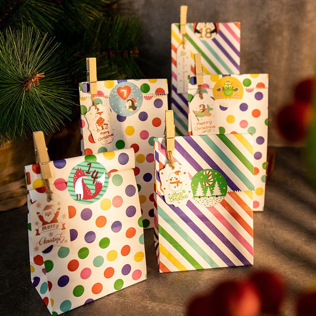 Wysokiej jakości torby na prezenty bożonarodzeniowe Rainbow Dot Wave z naklejkami, linią konopną, klamerkami i tagami - Wianko - 10