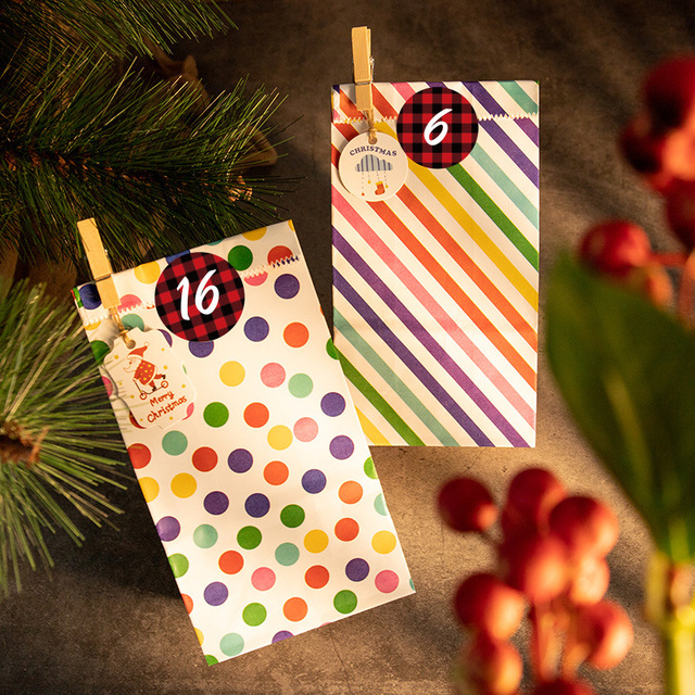 Wysokiej jakości torby na prezenty bożonarodzeniowe Rainbow Dot Wave z naklejkami, linią konopną, klamerkami i tagami - Wianko - 15