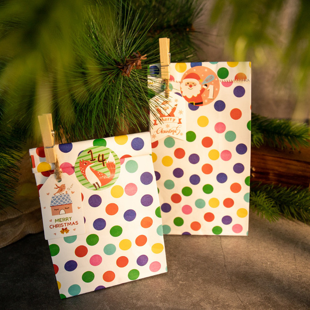 Wysokiej jakości torby na prezenty bożonarodzeniowe Rainbow Dot Wave z naklejkami, linią konopną, klamerkami i tagami - Wianko - 11