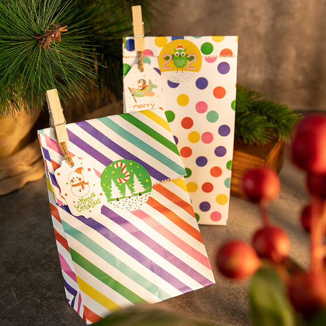 Wysokiej jakości torby na prezenty bożonarodzeniowe Rainbow Dot Wave z naklejkami, linią konopną, klamerkami i tagami - Wianko - 12