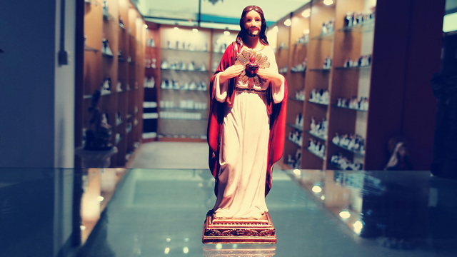 Statua Jezusa z najświętszym sercem - rysunek rzeźby z żywicy, figurka religijna do kaplicy domowej - Wianko - 1