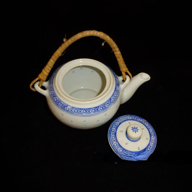 Mały chiński dzbanek ceramiczny z filtrem do zaparzania herbaty Kung Fu - antyczny, retro, idealny do domu i stołu - Wianko - 2