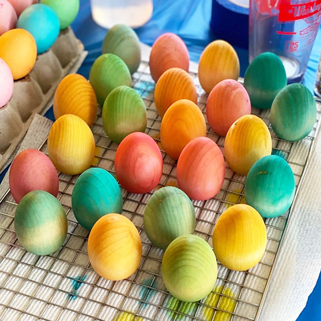 Majsterkowanie w drewnie DIY: 5 sztuk naturalnych, niedokończonych drewnianych jajek na Wielkanoc - idealne do dekoracji, zabawy i malowania dla dzieci i dorosłych - Wianko - 17