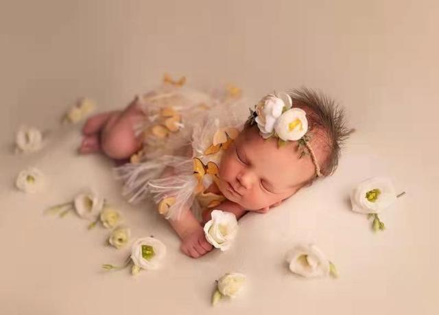 Koronkowa sukienka motylkowa dla noworodka – idealna do sesji zdjęciowej - Wianko - 3