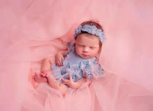 Koronkowa sukienka motylkowa dla noworodka – idealna do sesji zdjęciowej - Wianko - 4