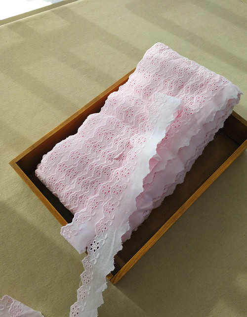 Różowa koronkowa taśma szeroka 4cm - bawełniana tkanina haftowana DIY dekoracje dla lalek - Wianko - 3