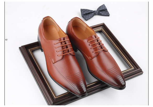 Męskie buty wizytowe z miękkiej brytyjskiej skóry z wycinanymi wzorami, na sznurowadła, z retro stylu, noszone w 2021 roku z noskami w formie Bullock - Wianko - 4