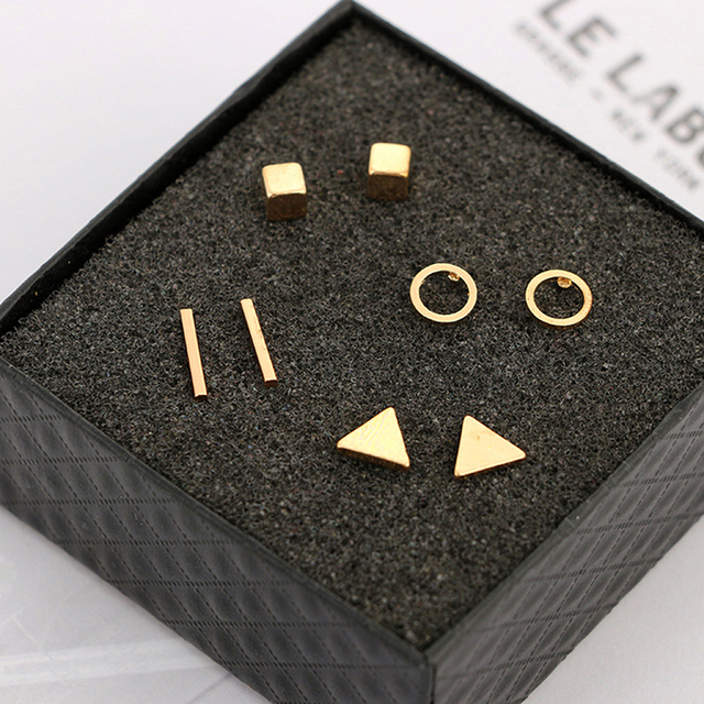 Kolczyki sztyfty w kształcie trójkątów - zestaw 4 szt. w modnym okrągłym stylu, wykonane ze stopu, elegancka biżuteria ucha dla kobiet - najnowszy trend na lato - złoto i czarny kolczyk - Wianko - 6