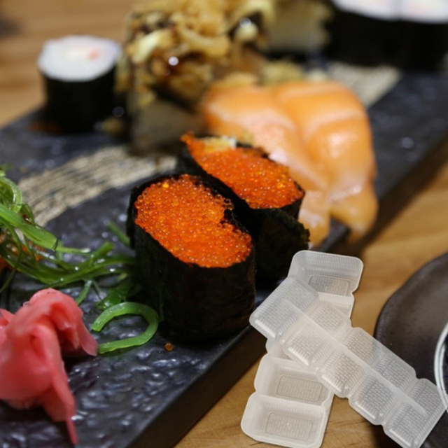 Forma do sushi 5 rolek z plastiku odpowiedniego do kontaktu z żywnością, do samodzielnego tworzenia nigiri i kul ryżowych, nieprzywierająca, narzędzie kuchenne do bento sushi - Wianko - 4