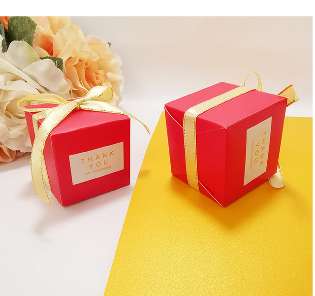 Kreatywne białe małe kwadratowe pudełka DIY na cukierki ślubne z wstążką i podziękowaniami - Wianko - 12