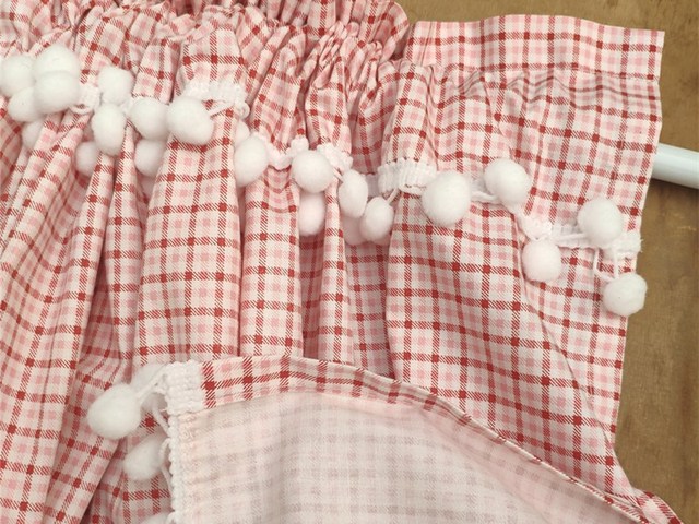 Bawełniane różowe zasłony w kratę z białym pluszowym pomponem i dekoracyjnymi tasselsami - Wianko - 4