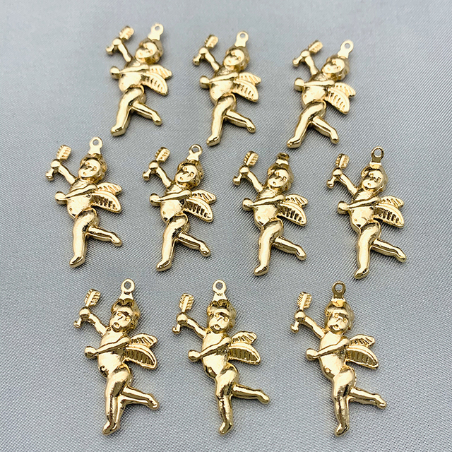 Złoty wisiorek anioła ze stopu cynku w kształcie Amorka o wymiarach 28*14mm dla biżuterii DIY - Wianko - 3