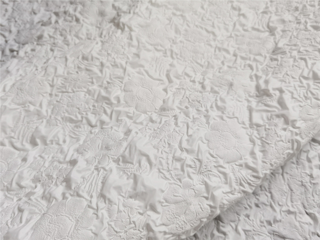 Biały płatek wypukły-wklęsły materiał plisowany w teksturę bąbelkową - tło do DIY dla projektantów odzieży - Wianko - 8